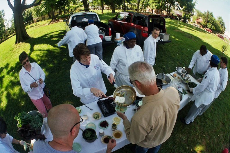 Community Garden - 04 - The hungry neighbors.jpg